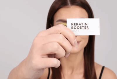 Aplikacja modelu Krok 3 - Keratin Booster na rzęsy